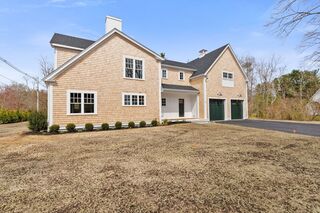 Photo of real estate for sale located at 2 Elm Hill Ln Duxbury, MA 02332
