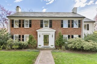 Photo of real estate for sale located at 121 Highland Street Newton, MA 02465