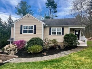 Photo of real estate for sale located at 80 Mount Hope St Norwell, MA 02061