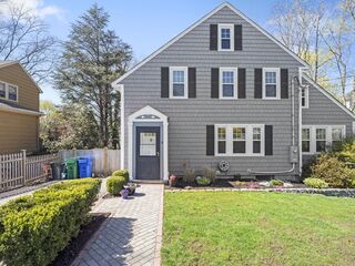 Photo of real estate for sale located at 9 Coolidge Rd. Newton, MA 02459