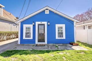 Photo of real estate for sale located at 42 Mccabe St Dartmouth, MA 02748