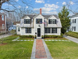 Photo of real estate for sale located at 132 Main St Hingham, MA 02043