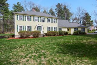 Photo of real estate for sale located at 4 Deerfield Dr Medfield, MA 02052