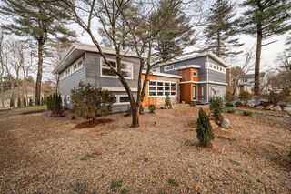 Photo of real estate for sale located at 12 Temple Rd Lynnfield, MA 01940
