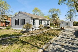 Photo of real estate for sale located at 568 Middle St Weymouth, MA 02189