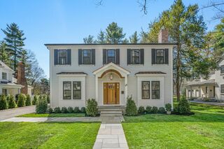 Photo of 68 Parker Rd Wellesley, MA 02482