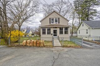 Photo of real estate for sale located at 16 Fairlawn Cir Shrewsbury, MA 01545