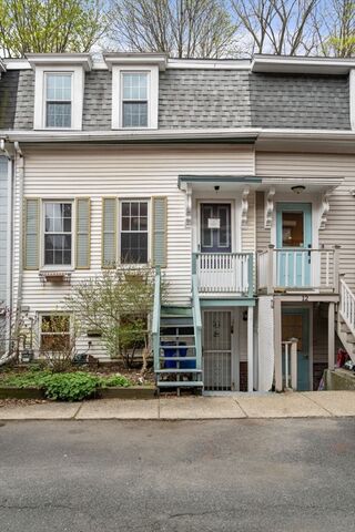 Photo of real estate for sale located at 10 Tabor Pl Brookline, MA 02445