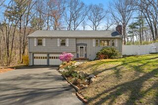 Photo of real estate for sale located at 6 Embassy Ln Andover, MA 01810