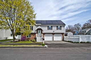 Photo of real estate for sale located at 19 Matteo St Worcester, MA 01606