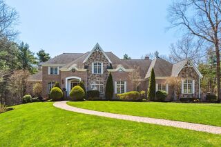 Photo of real estate for sale located at 6 Trailside Way Norfolk, MA 02056
