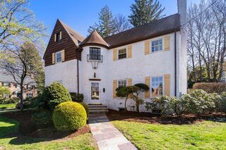 Photo of real estate for sale located at 6 Whittlesey Newton, MA 02459