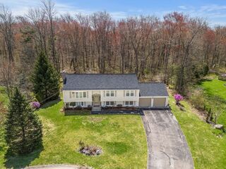 Photo of real estate for sale located at 27 Simonds Ln Weymouth, MA 02188