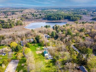 Photo of real estate for sale located at 30 Beaver Pond Road Lincoln, MA 01773