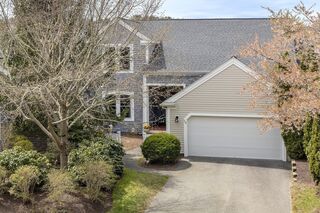 Photo of real estate for sale located at 15 Endicott Gln Plymouth, MA 02360