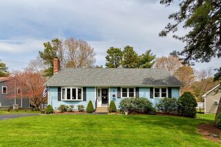Photo of real estate for sale located at 7 Grabau Dr Plymouth, MA 02360