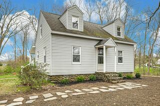 Photo of 193 Clinton Rd Sterling, MA 01564
