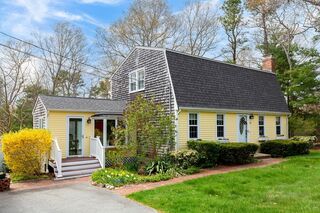 Photo of real estate for sale located at 27 Worrall Rd Plymouth, MA 02360