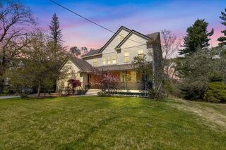 Photo of real estate for sale located at 8 Middleby Road Lexington, MA 02421