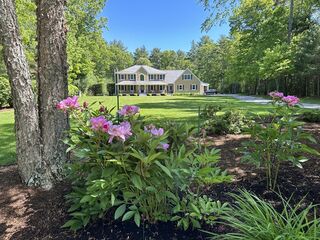 Photo of real estate for sale located at 67 Hiller Rd Rochester, MA 02770