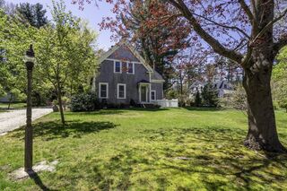 Photo of real estate for sale located at 164 Elm St Duxbury, MA 02332