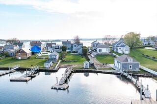 Photo of real estate for sale located at 2032 Main Road Westport, MA 02791