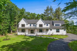 Photo of real estate for sale located at 1466 Main Street Lynnfield, MA 01940