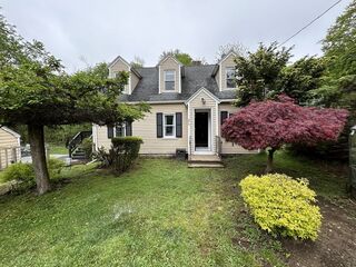 Photo of real estate for sale located at 274 Haverhill St North Reading, MA 01864