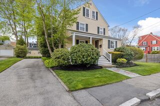 Photo of real estate for sale located at 4 Peach Highlands Marblehead, MA 01945