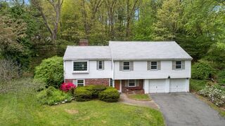 Photo of real estate for sale located at 5 Alexandra Road Lynnfield, MA 01940