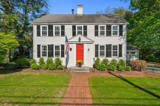 Photo of real estate for sale located at 31 Cove St Duxbury, MA 02332