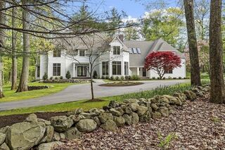 Photo of real estate for sale located at 14 Stratford Way Lincoln, MA 01773