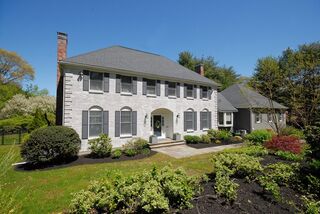 Photo of real estate for sale located at 140 Mildred Circle Concord, MA 01742