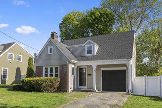 Photo of real estate for sale located at 4 Loris Rd Danvers, MA 01923
