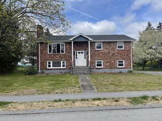 Photo of real estate for sale located at 8 Jefferson Ave Burlington, MA 01803