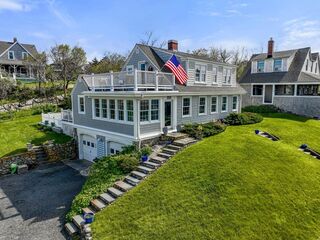 Photo of real estate for sale located at 211 Manomet Point Rd Plymouth, MA 02360