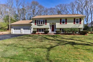 Photo of real estate for sale located at 121 Fresh Pond Road Falmouth, MA 02536