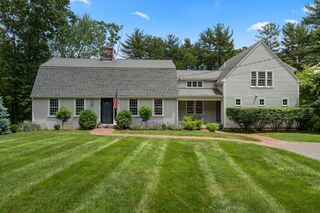 Photo of real estate for sale located at 100 Meetinghouse Rd Duxbury, MA 02332