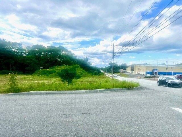 Photo of real estate for sale located at 352-A Middlesex Road Tyngsborough, MA 01879