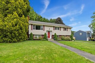 Photo of real estate for sale located at 6 Larrabee Peabody, MA 01960