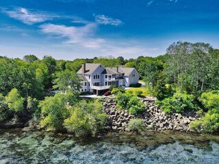 Photo of real estate for sale located at 6 Wildpepper Ln Dartmouth, MA 02748