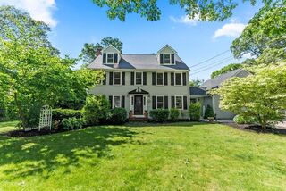 Photo of real estate for sale located at 12 Bartlett Ave Duxbury, MA 02332