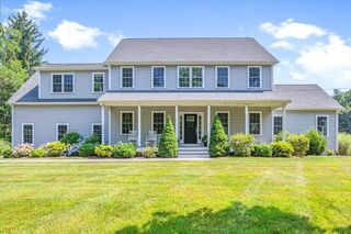 Photo of real estate for sale located at 140 High St Duxbury, MA 02332