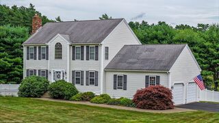 Photo of real estate for sale located at 110 Quaker Ln Rochester, MA 02770