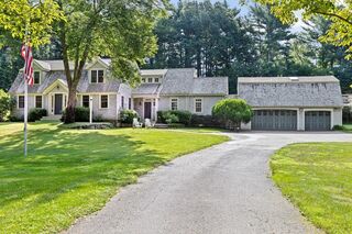 Photo of real estate for sale located at 5 S Pasture Ln Duxbury, MA 02332