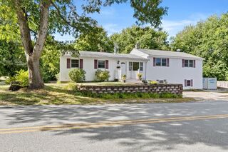 Photo of 73 Fearing Hill Rd West Wareham, MA 02576