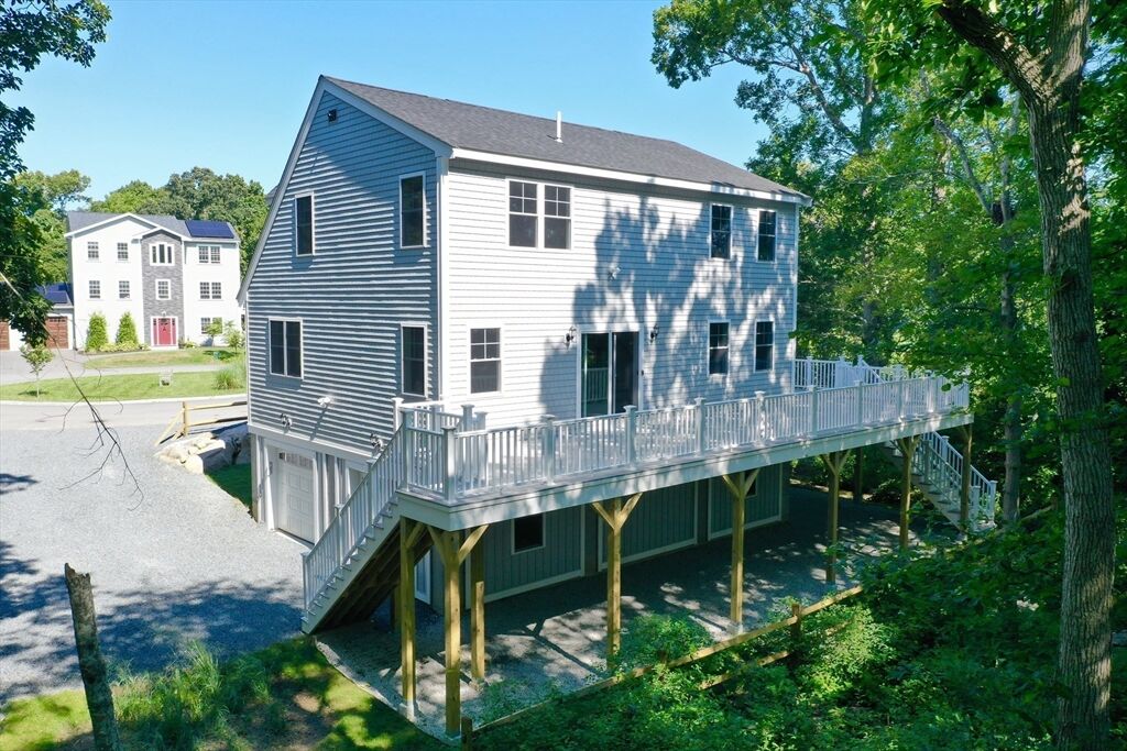 Photo of real estate for sale located at 1 Boulder Ct Fairhaven, MA 02719