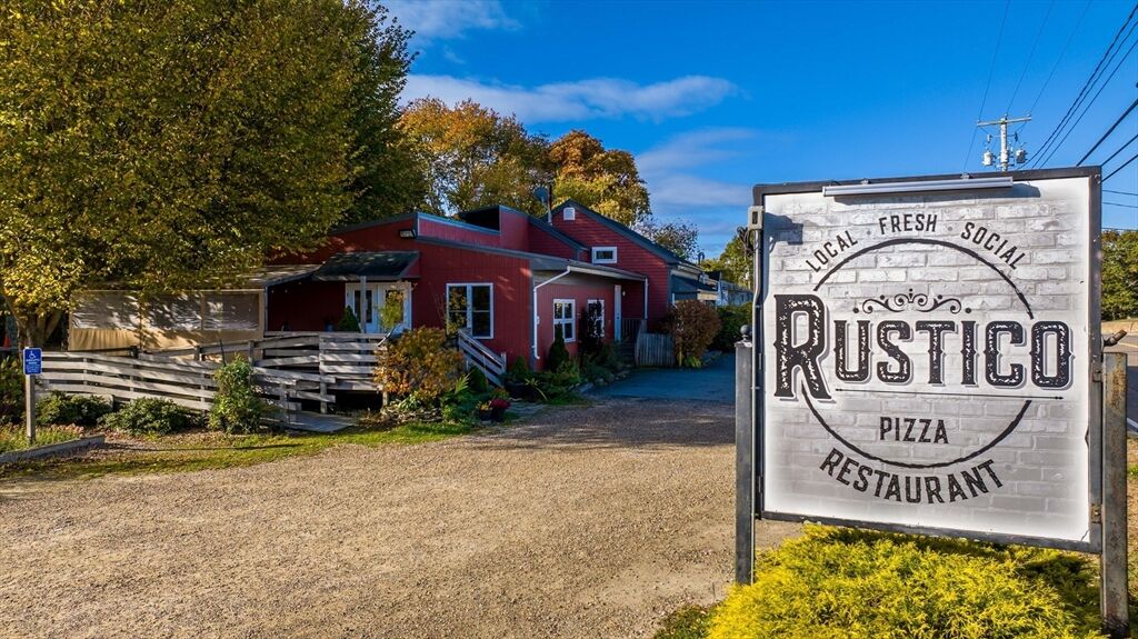 Photo of real estate for sale located at 62 Marion Rd Mattapoisett, MA 02739