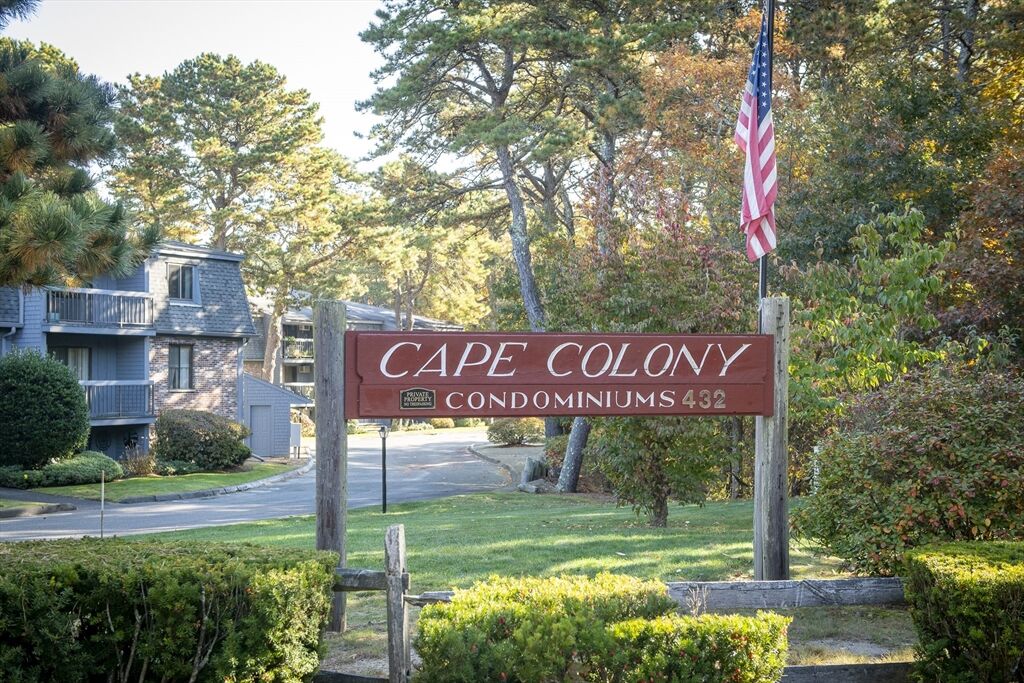 Photo of real estate for sale located at 432 Old Chatham Rd Dennis, MA 02660