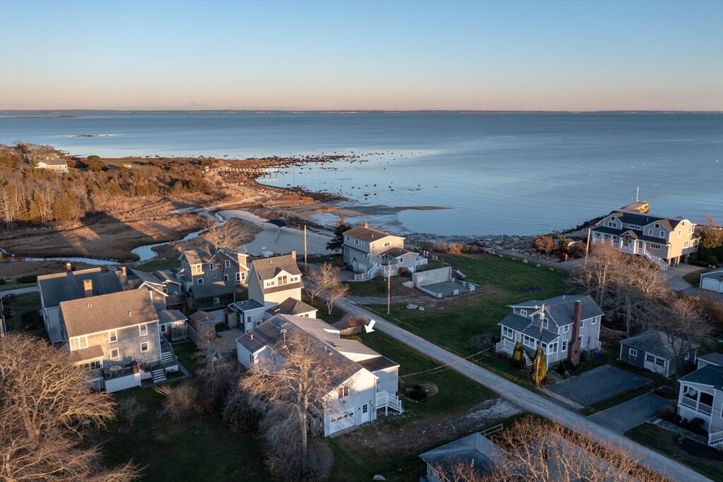 Photo of real estate for sale located at 6 Mattakiset Rd Mattapoisett, MA 02739